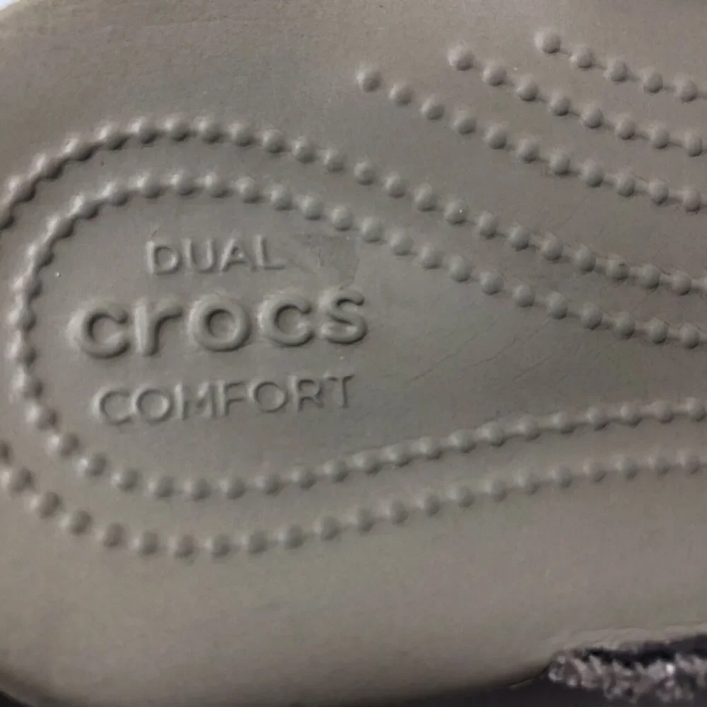 Crocs Sandals Mens Size 7 Dual Comfort Distressed Flip Flops Thong Taupe Brown C